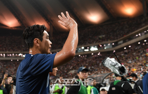 [포토]이동국, 팬들을 향한 인사