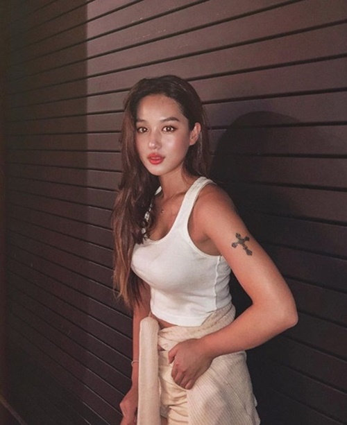 "감탄사가 절로" 김희정, 민소매로 뽐낸 볼륨감