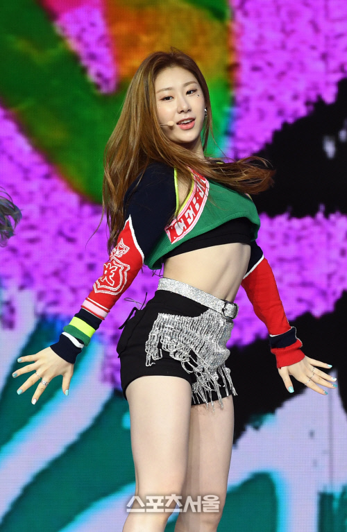 [포토]있지(ITZY)의 채령, 복근 드러내며