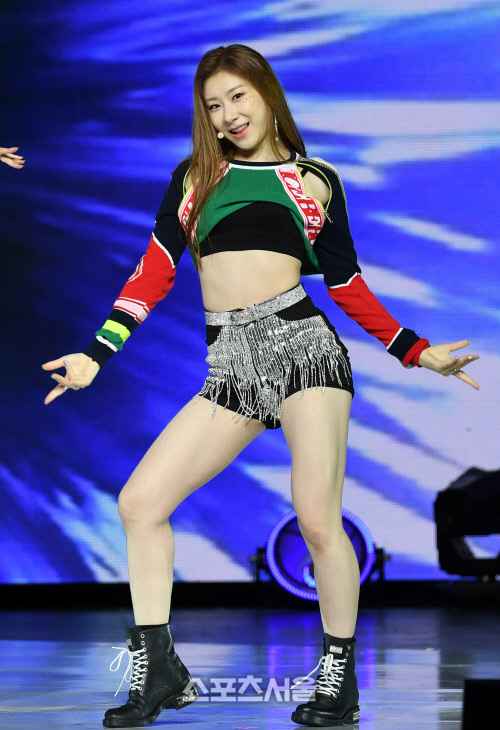 [포토]S라인 뽐내는 있지의 채령