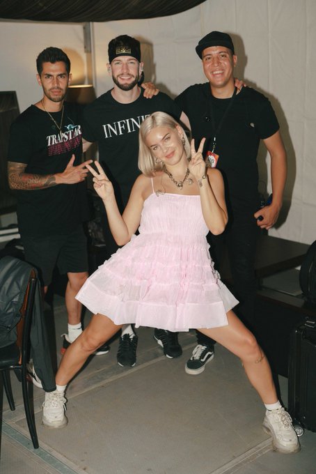 홀리데이랜드 측 "공연 취소, 앤마리 측 요청 맞아…각서 요구 사실무근"