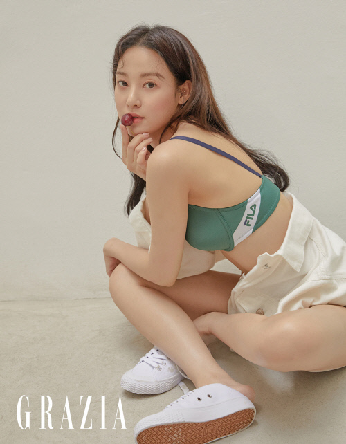 휠라 언더웨어_이주연 인핏 & 아웃핏 화보_01