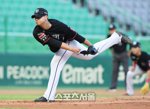 [포토] kt 김민, 선두팀의 강타선을 상대하는 역투~!