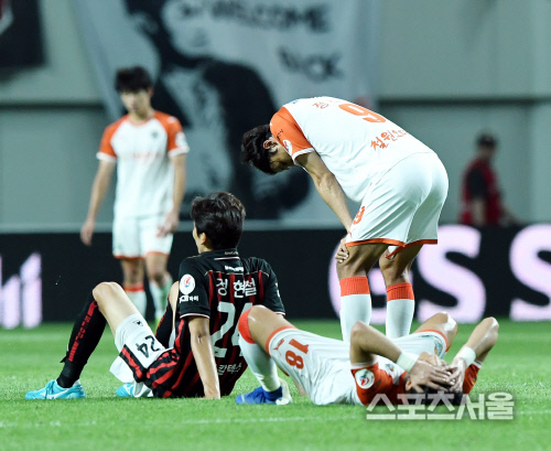 [포토] 강원-서울, 0-0 무승부...힘들다...