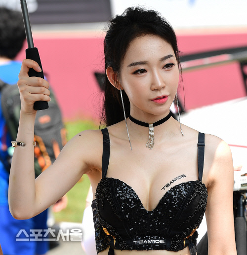 팀106 모델 김다나, 류시원의 팀에서 4년째 활동하는 의리의 모델이죠[포토]