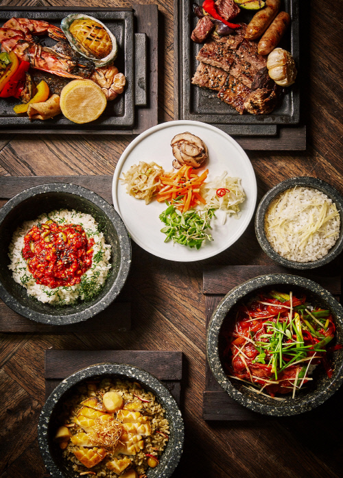 '무게만큼 영양많은' 파크 하얏트 부산 다이닝룸 돌솥밥 특선