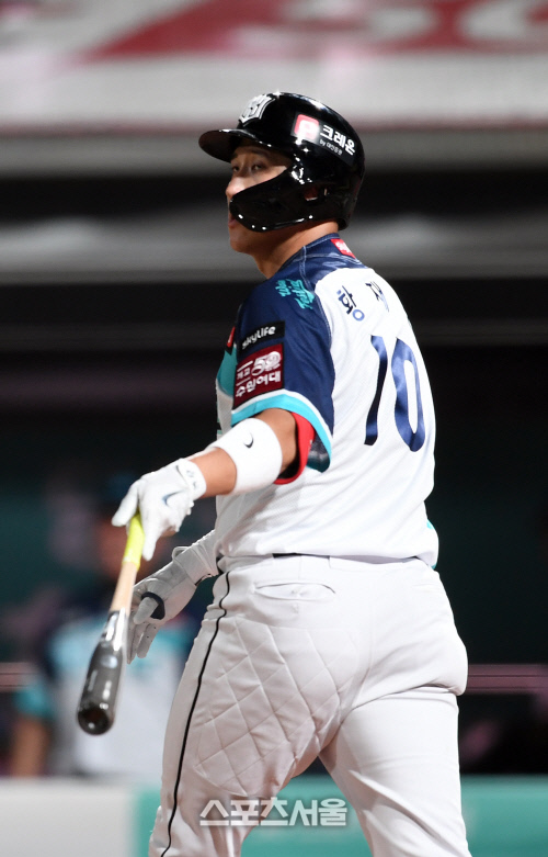 [포토]복귀를 알리는 황재균의 홈런