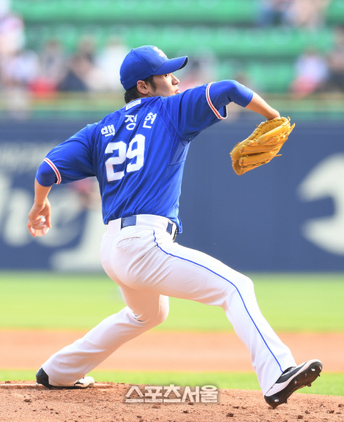 [포토]삼성 선발 백정현의 역투