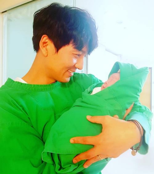 '득남' 이필모♥서수연, 축하 물결→"긍정적인 아이로 키울 것" 소감(종합)