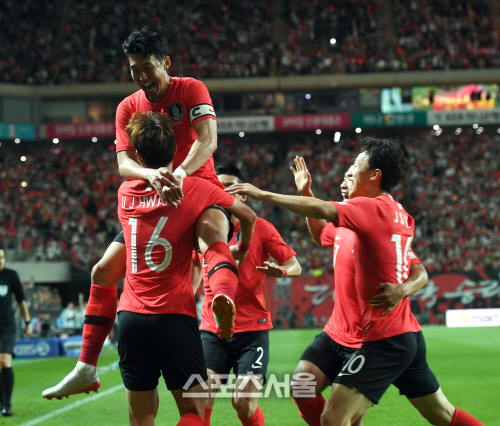 [포토] 황의조, 8년만에 이란 골대 열었다