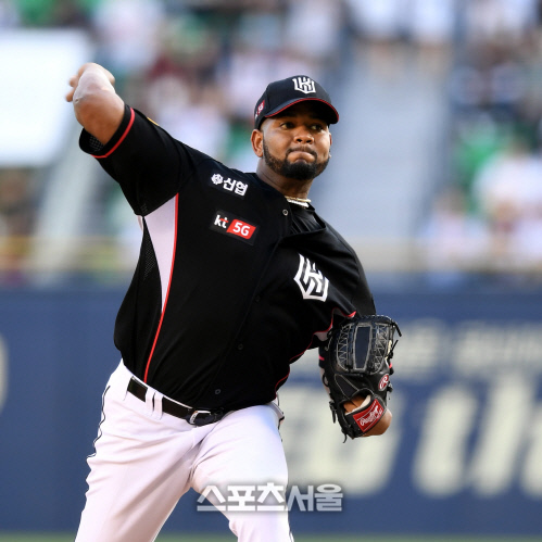 '시속 157.6km' KT 알칸타라, 시즌 리그 최고 구속 기록 경신