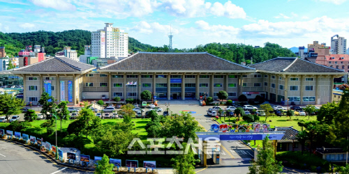 여수시, 지난해 대비 지방재정 수입 늘고 채무 줄었다