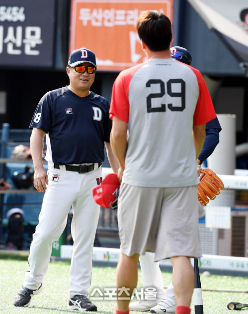 [포토] 김태형 감독 \'광현아, 어서 와\'