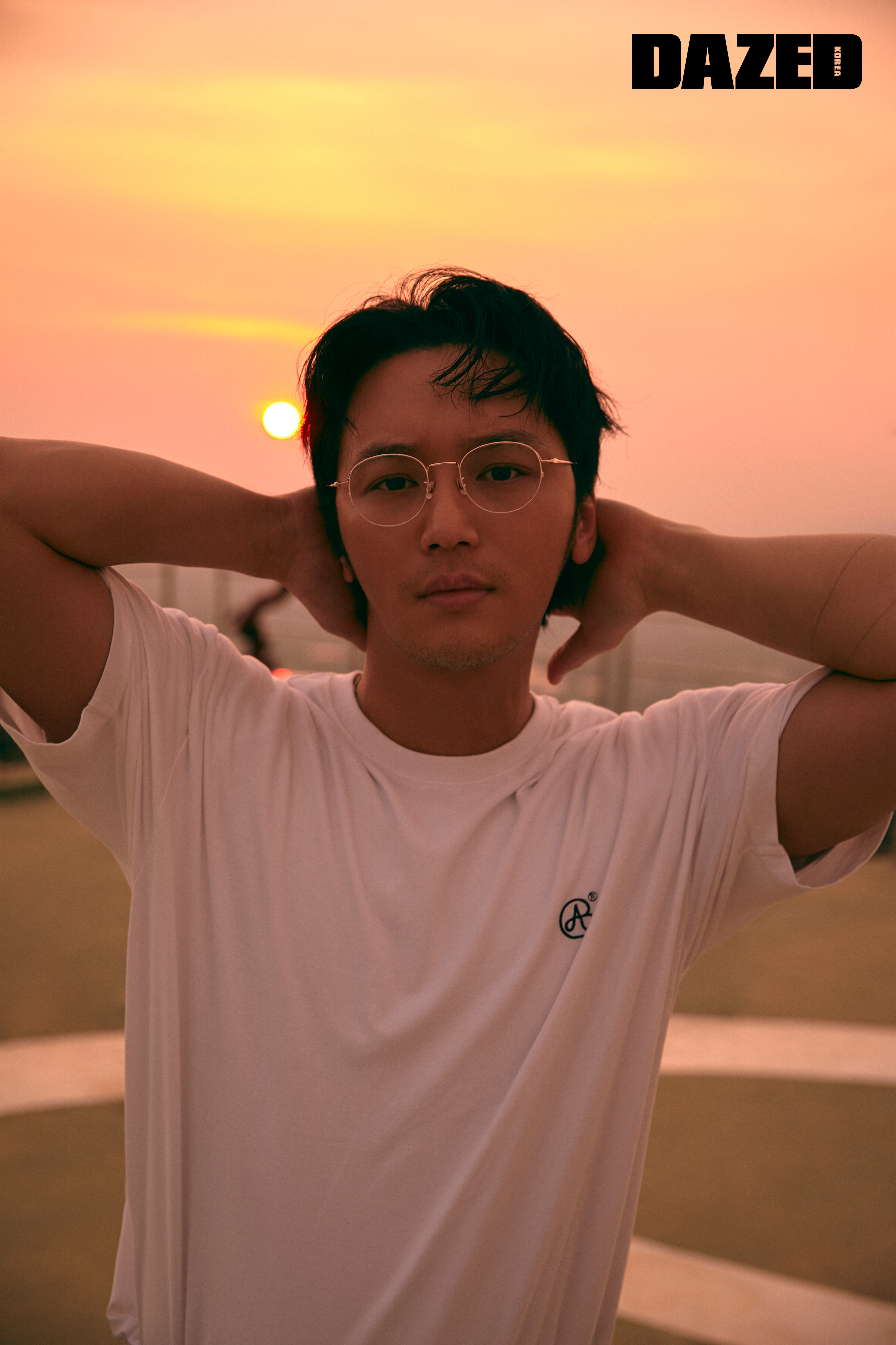 변요한, 가을 화보 공개...안경으로 완성한 무르익은 카리스마(화보)