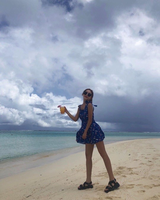 티아라 큐리, 미니 원피스로 드러낸 우월 각선미 '시선 올킬'[★SNS]