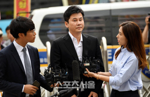 [포토] 양현석, 원정도박 피의자로 경찰 출석