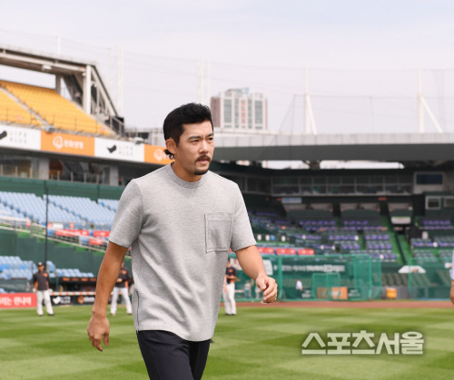 [포토] 이용규, 얼마 만에 밟아보는... 이글스 파크인가?