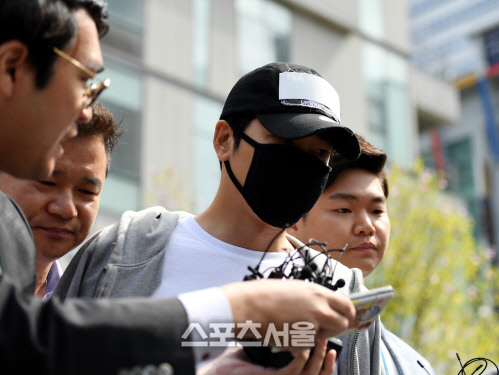 '준강간 혐의' 강지환, 첫 재판 출석 "잘못 인정하지만 기억은 無"[SS현장]