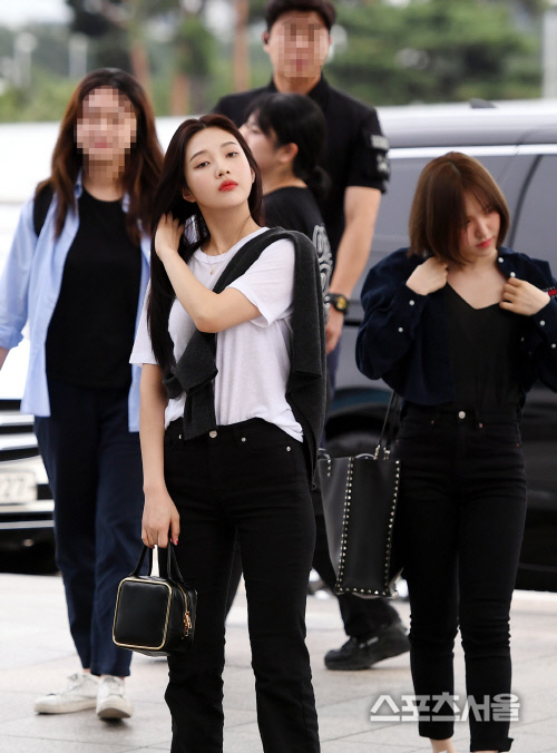 [포토] 레드벨벳 조이, 머리카락 쓸어내리며~