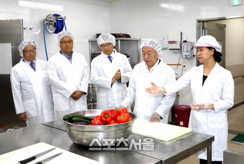교육청 전 간부공무원 식중독 사고 예방 등 학교급식 일제 점검 나서