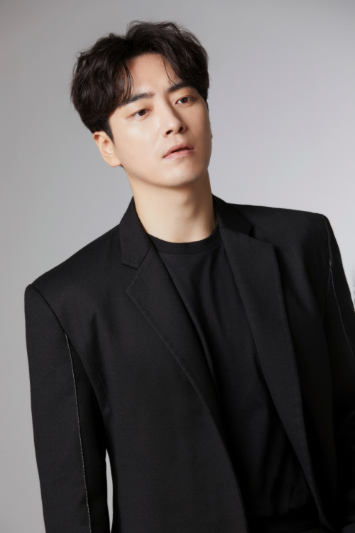 이준혁 인터뷰 사진 (13)