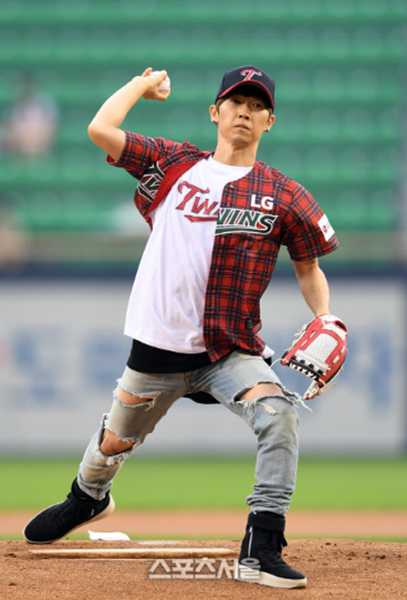 장우혁, 'H.O.T' 상표 무단 사용 혐의로 검찰 조사