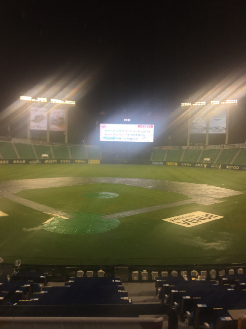 잠실, 수원경기...태풍 링링 수도권 북상으로 강풍취소