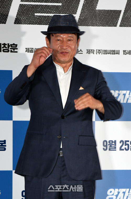 [포토]'양자물리학' 김응수, 모자 멋지죠?