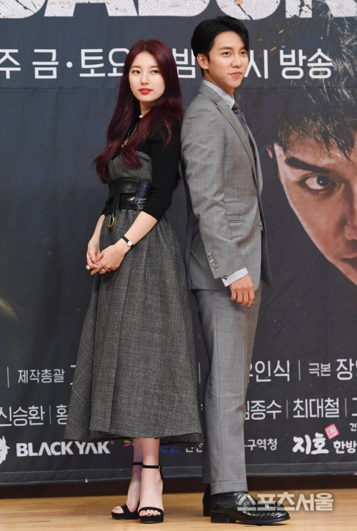 [포토] 이승기-배수지, 너무 잘 어울려~