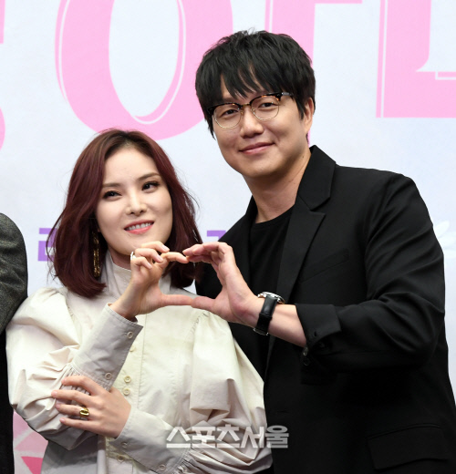 [포토] 거미-성시경, 달달한 포즈