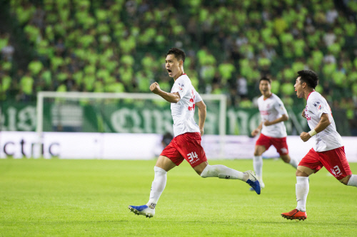 '입대후 첫 골' 김건희, 6위 경쟁 분수령서 친정팀에 비수 꽂을까