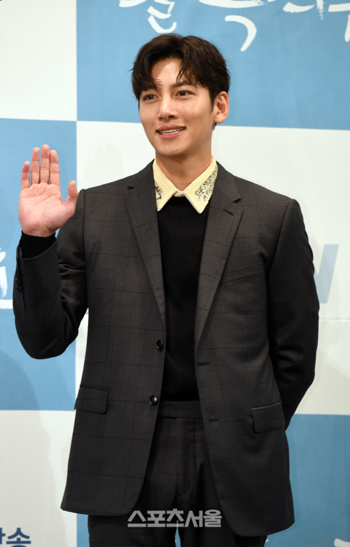 [포토]지창욱, '날 녹여주오'로 군 전역 복귀 신고