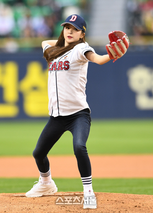 [포토]체리블렛 지원 시구, 아육대 금메달리스트답게!