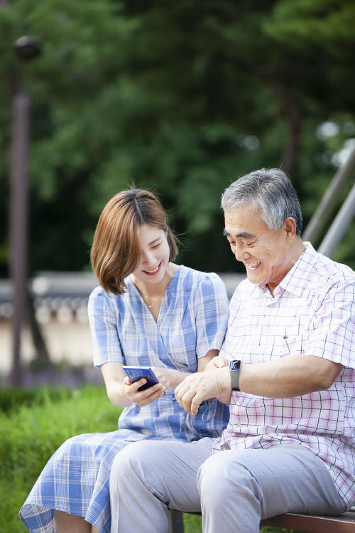 SKT-강남구청, ‘스마트 지킴이’로 치매노인 실종예방