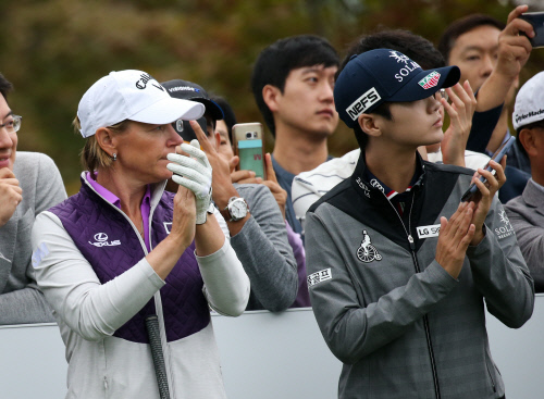 아니카소렌스탐박성현