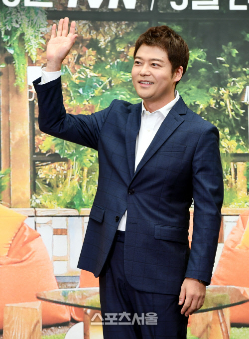 [포토] 전현무 '환한 표정으로'