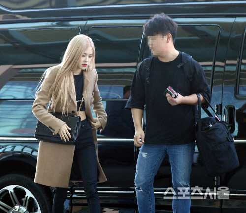 [포토] 블랙핑크 로제, 공항 도착했어요~