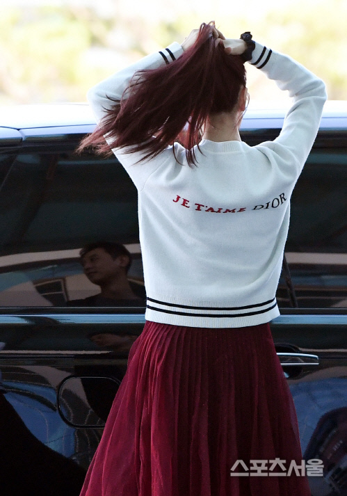 [포토] 수지, 머리부터 묶고~!