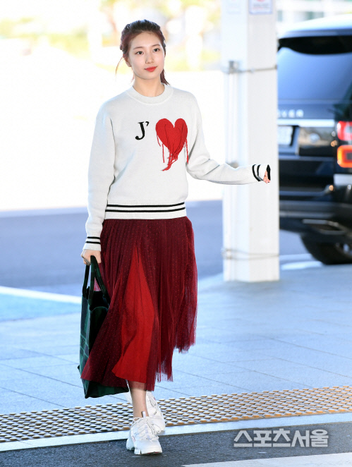 [포토] 수지, 로맨틱한 모습으로~