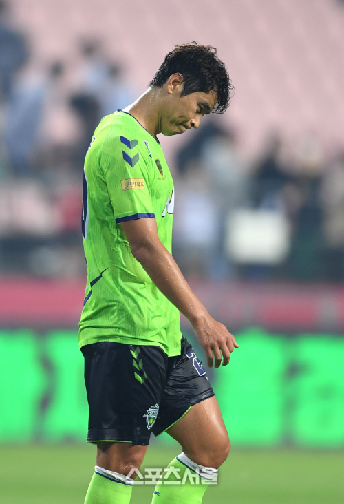 [포토]0-2패배 전북 이동국, 페널티킥이 아쉽네...