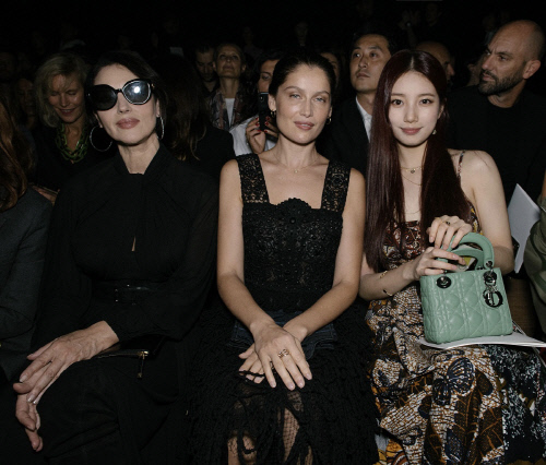 디올 (5)_모니카 벨루치, 레티샤 카스타, 수지