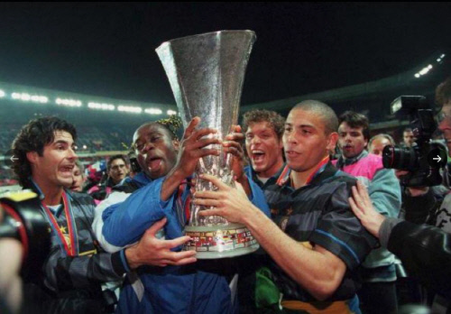 AC밀란 출신 수비수의 폭로 "마피아가 날 내보냈다"