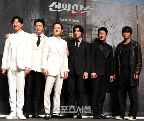 [포토] 김희원-권상우-김성균-우도환-허성태-원현준 '포즈 취하는 백