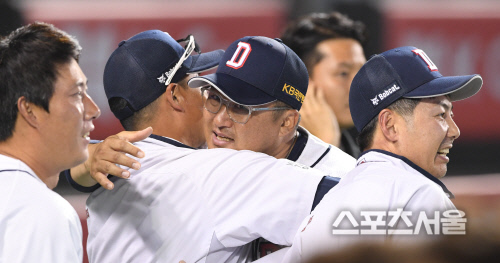[포토] 조인성 코치, 정규시즌 우승이라니...