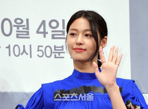 [포토]드라마와 음악 방송 병행하는 설현, '저 체력 좋은 것 같아요!'