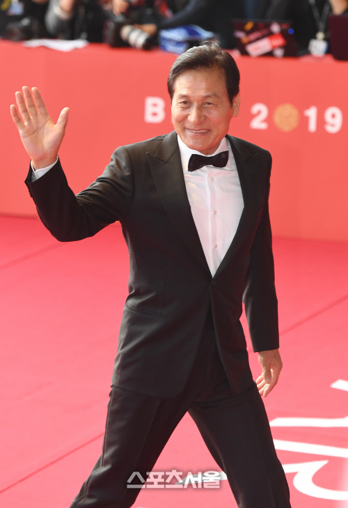 [포토]부산국제영화제 개막식 참석하는 안성기
