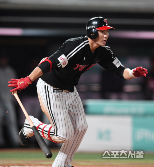 [포토]LG 홍창기, KT전 3안타 맹활약