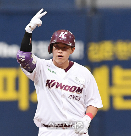 상무서 돌아온 김웅빈,  PS 첫 안타가 2루타 '히든카드 OK'[준PO1]