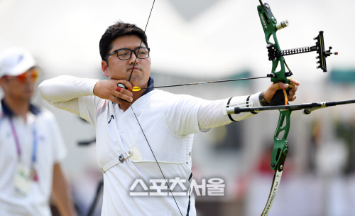 김우진, 전국체전 양궁에서 세계신기록…박태환 계영 금메달