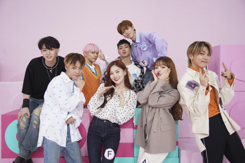 '아이돌룸' 오마이걸, 온앤오프 위해 MC로 출격 "대단한 아이들이 왔어요"